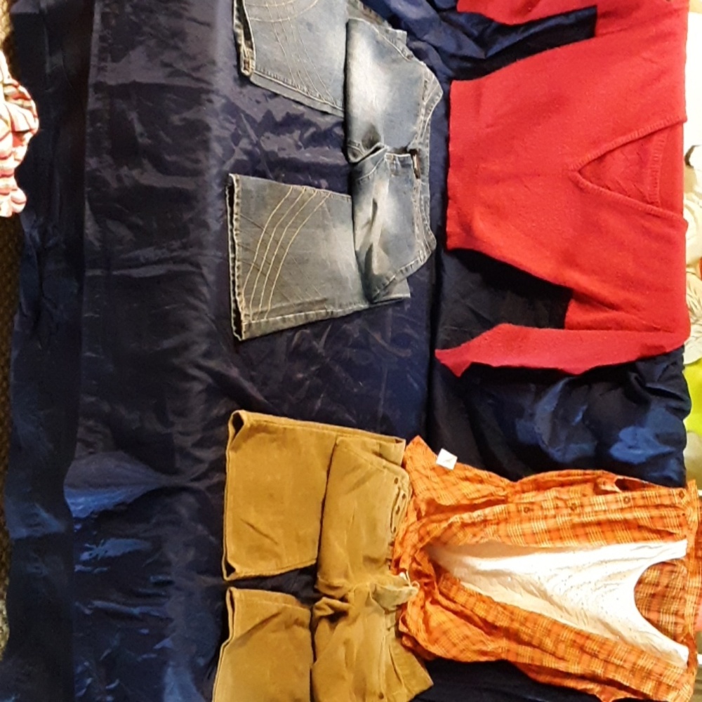 Womens 4 piece lot 3/4 and small/medium